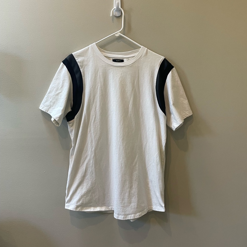 Zara Man Men’s White Basic T-Shirt Leather Shoulder Outline Detail Tee size XL